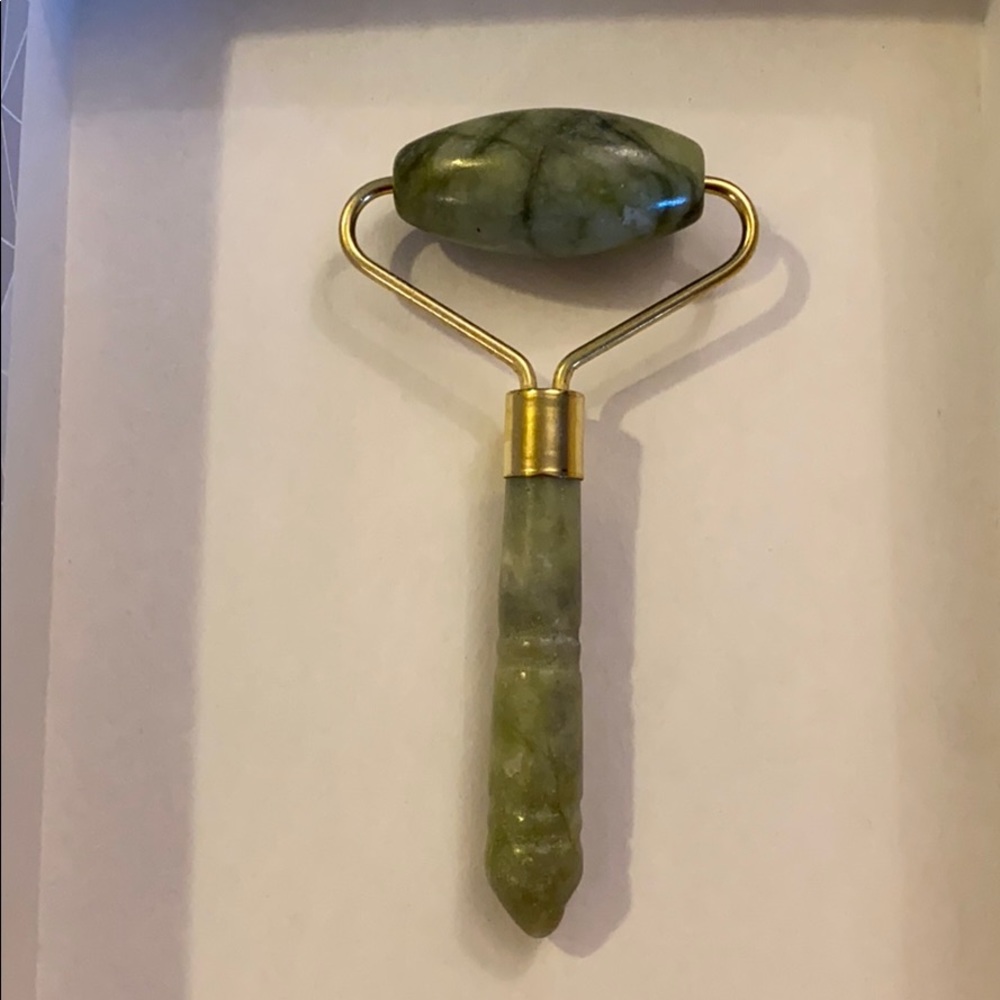 Jade facial roller